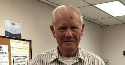 Elderly Man Can’t Buy Groceries After Losing $100 Bill at Walmart. Then the Phone Rings